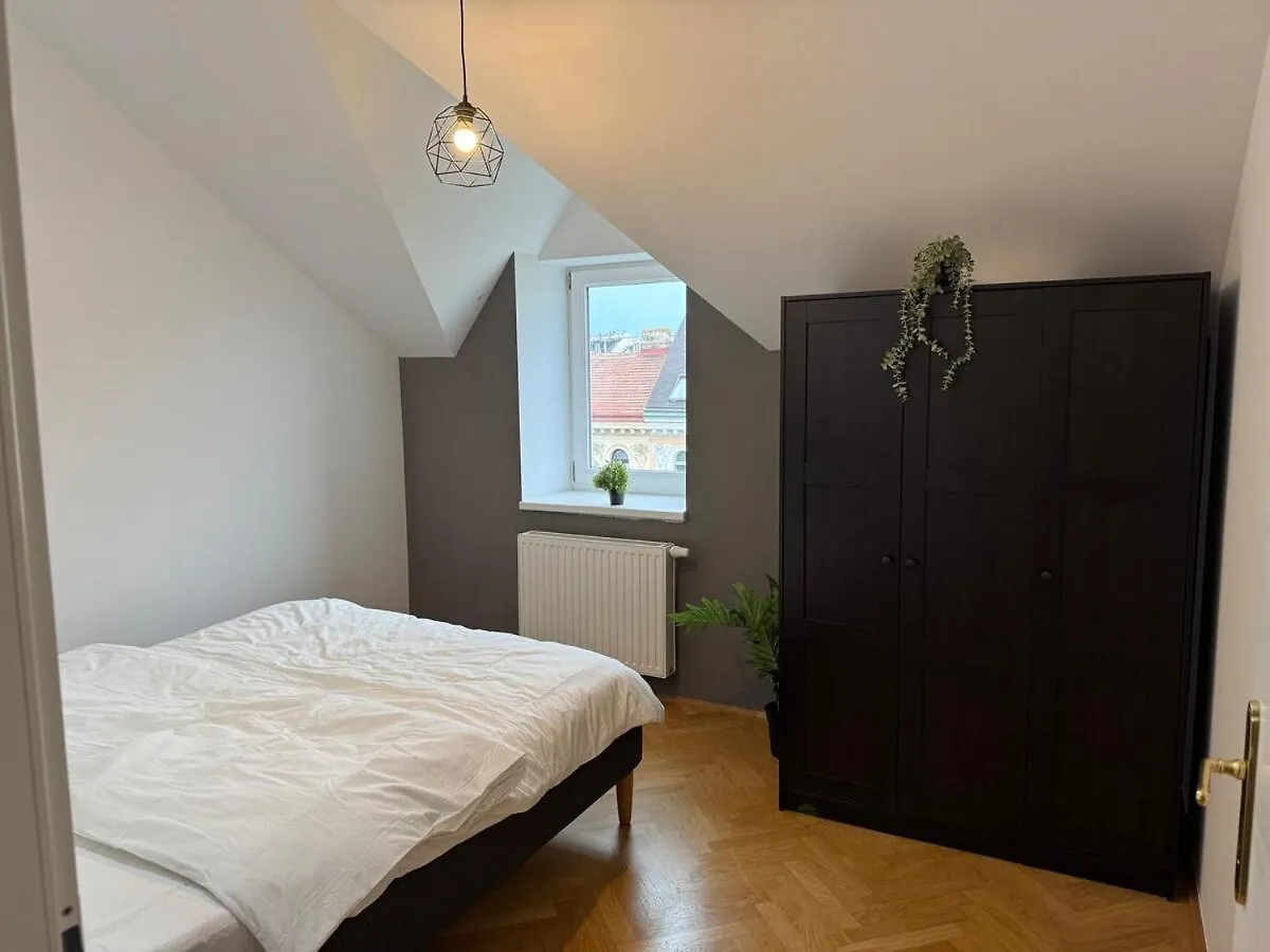 50Qm, Balcony, Near Center, Schoenbrunn, Attic - Axara Housing Osw 1 31 Vídeň