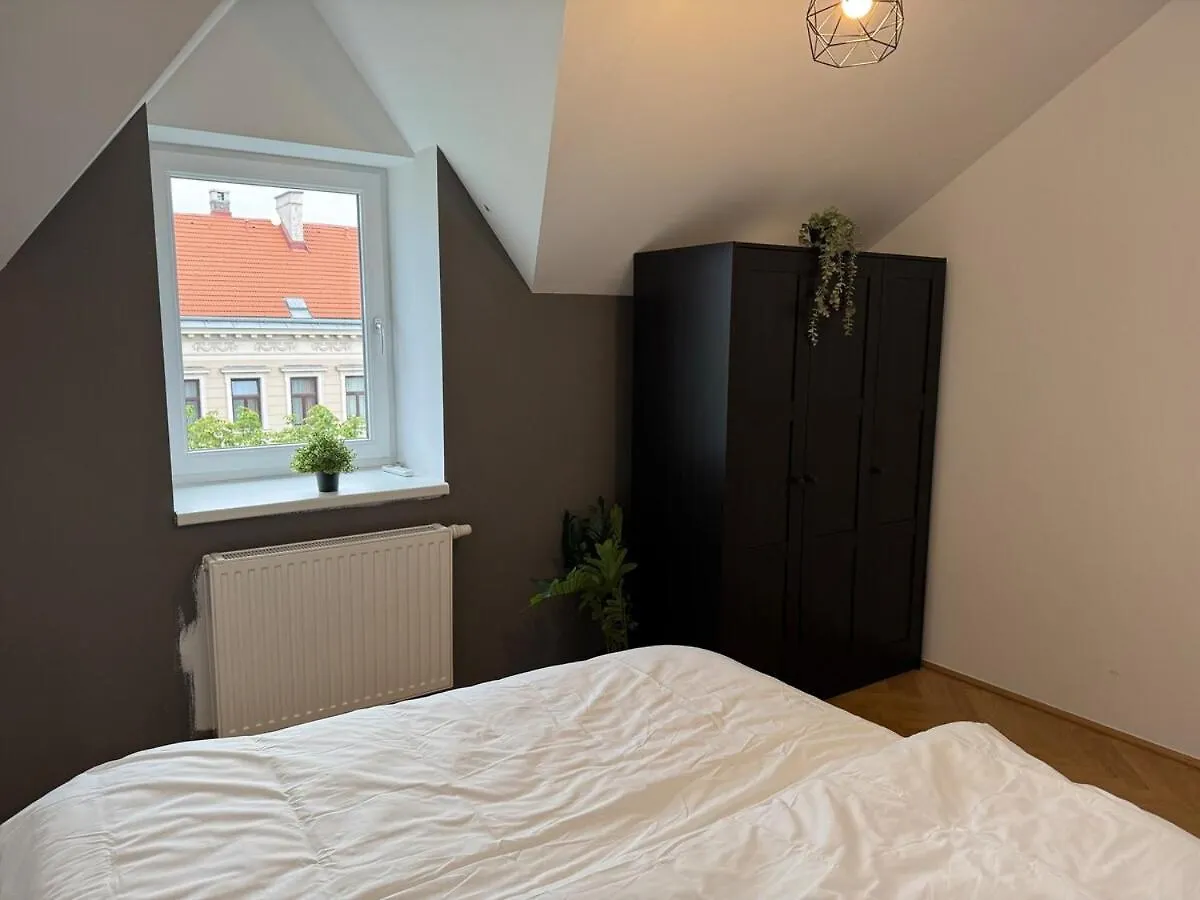 50Qm, Balcony, Near Center, Schoenbrunn, Attic - Axara Housing Osw 1 31 Vídeň