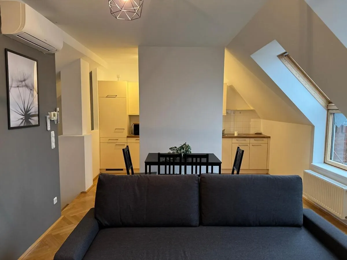50Qm, Balcony, Near Center, Schoenbrunn, Attic - Axara Housing Osw 1 31 Vídeň 0*,  Rakousko